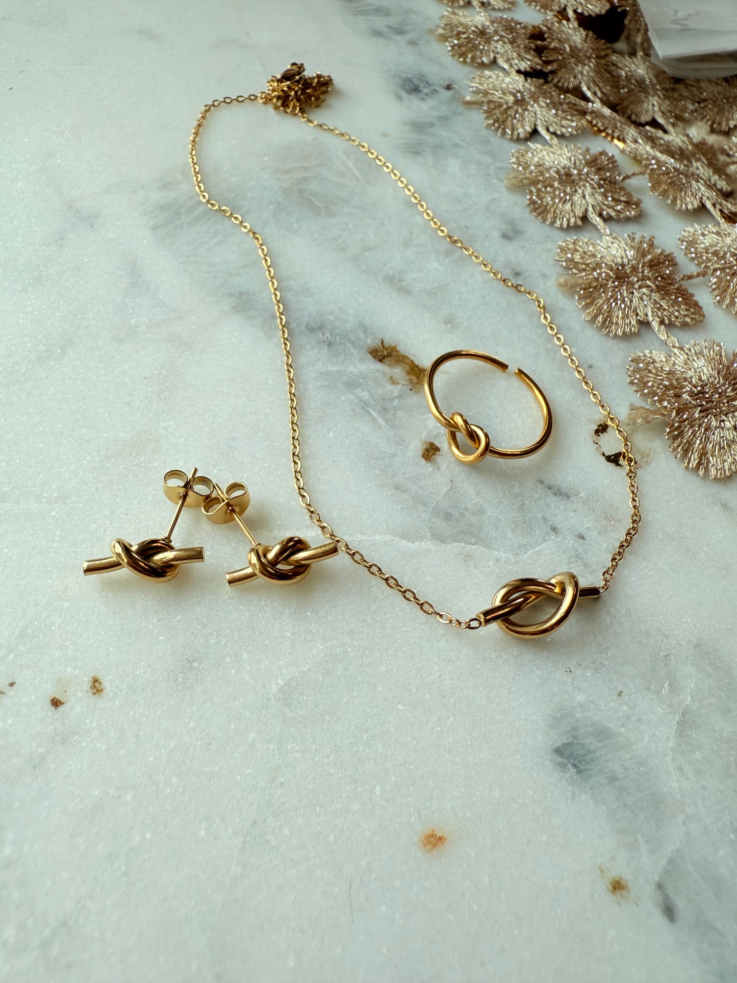 Knot Necklace