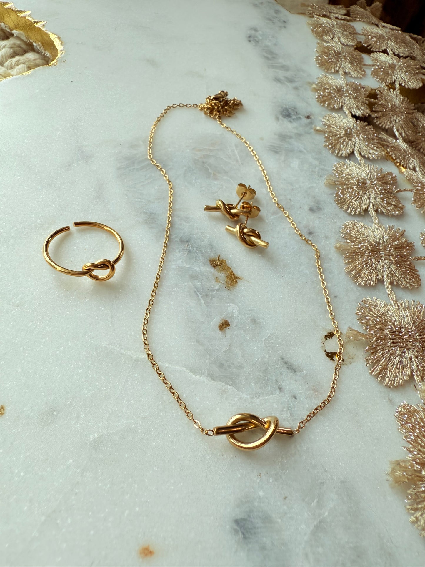 Knot Necklace