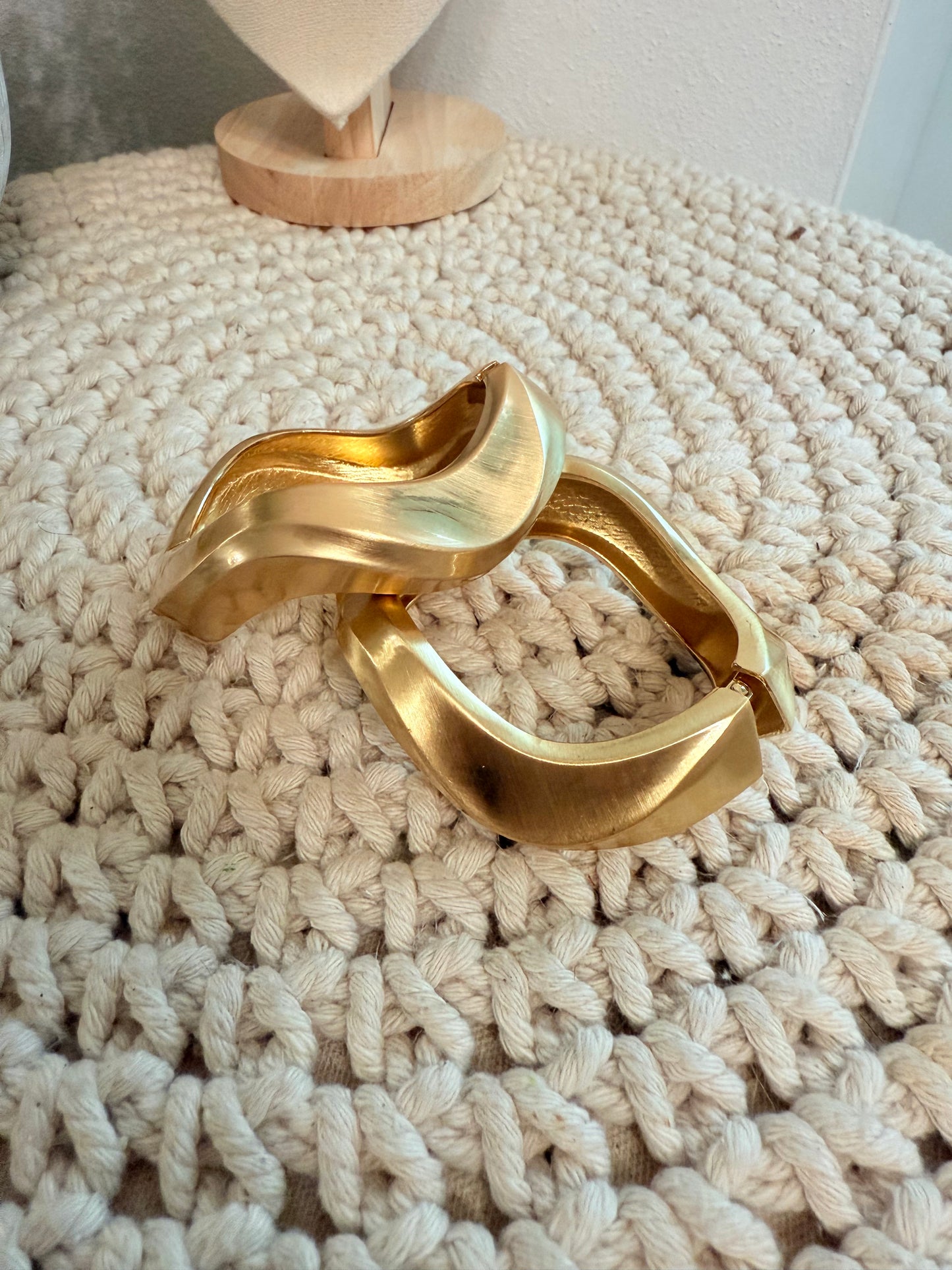 Curvy Bracelet
