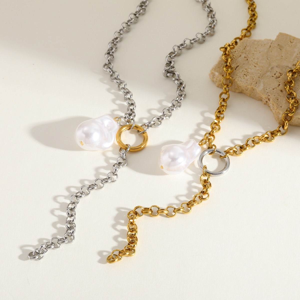 Silver Nova pearl Necklace