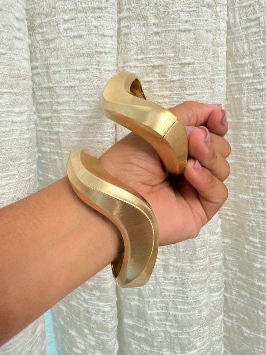 Curvy Bracelet