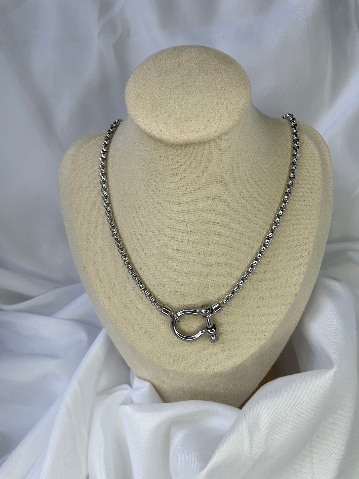 Horseshoe Necklace Silver