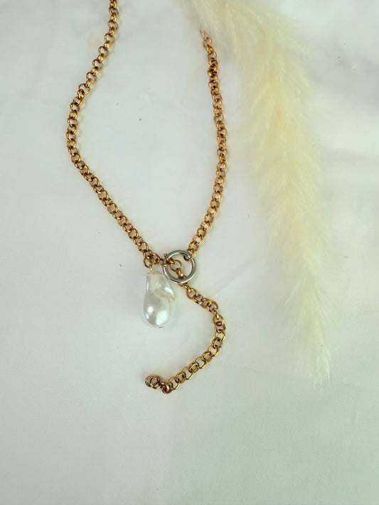 Nova pearl Necklace