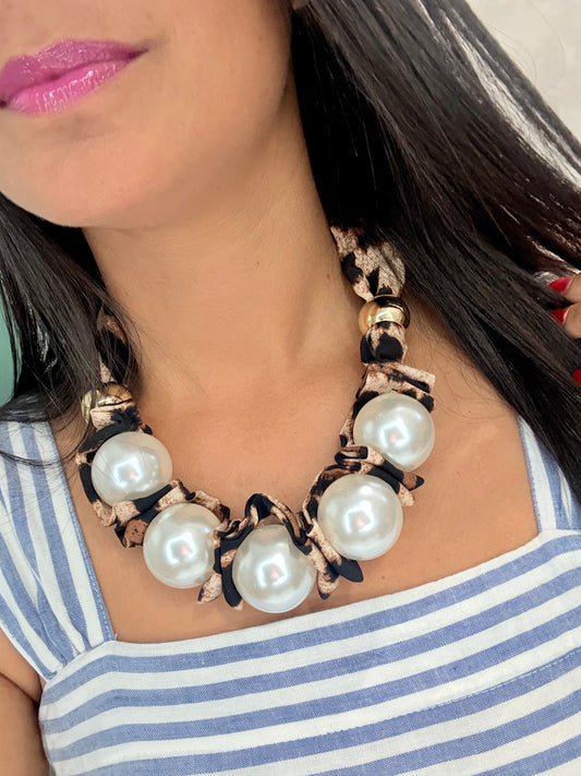 Animal Print Pearls Necklace